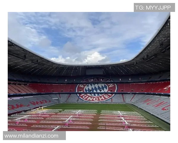 莱万重返安联球场遭拜仁球迷嘘声四起引发忘恩负义争议